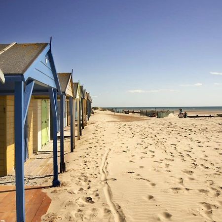 Panoramic Sea Views In Beachfront Apt W Balcony Богнор-Регис Экстерьер фото