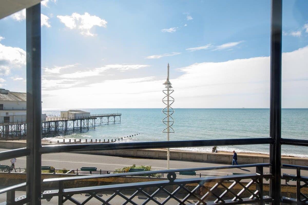 Panoramic Sea Views In Beachfront Apt W Balcony Богнор-Регис Экстерьер фото