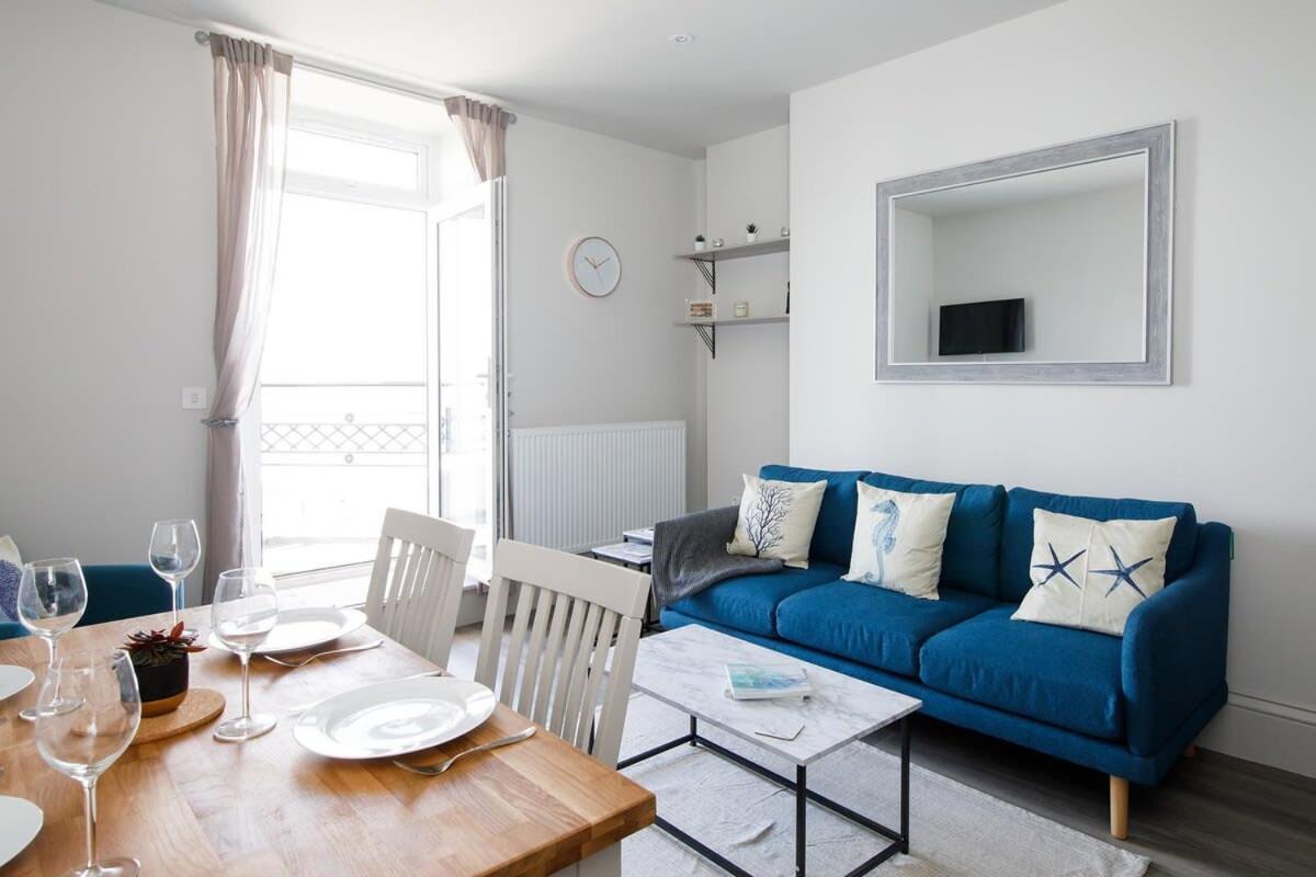 Panoramic Sea Views In Beachfront Apt W Balcony Богнор-Регис Экстерьер фото